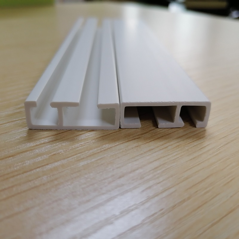 التصميم وملف جانبي مجرى الهواء الصلب PVC المصنوع حسب الطلب للجزء المنزلق للستارة